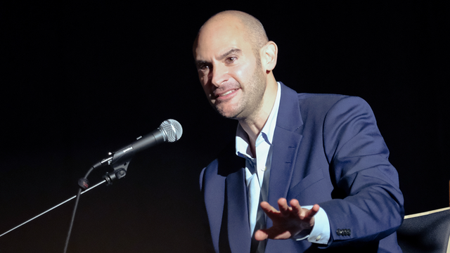 Finanzminister Bayaz und Abgeordneter Rösler besuchen Mahle in Vaihingen